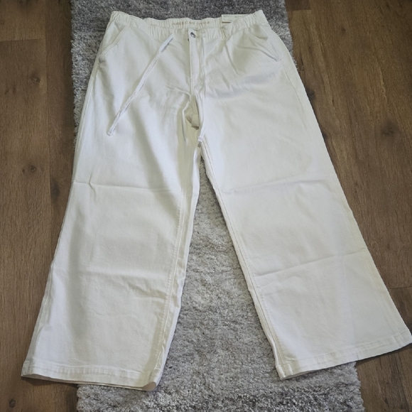 American Eagle Outfitters White Ultra Wide-Leg Pants - Picture 1 of 5